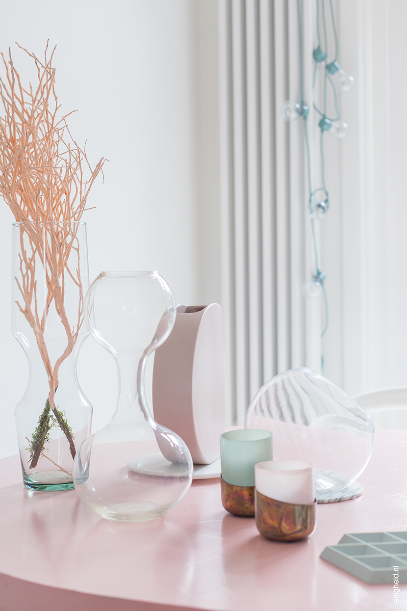 Pastel styling, Studio Job Paper Table, vintage glass and ceramics, hay coaster, Lagerhaus lightbulbs | Enigheid