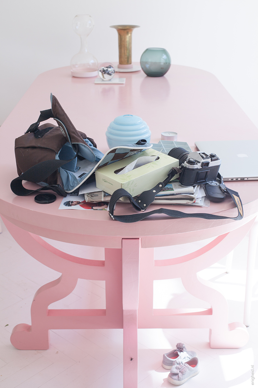 Vintage treasures, pink ceramics, Studio Job Paper Table | Enigheid