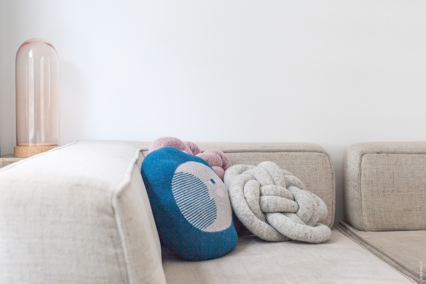Living room, Donna Wilson Notknot cushion | Enigheid