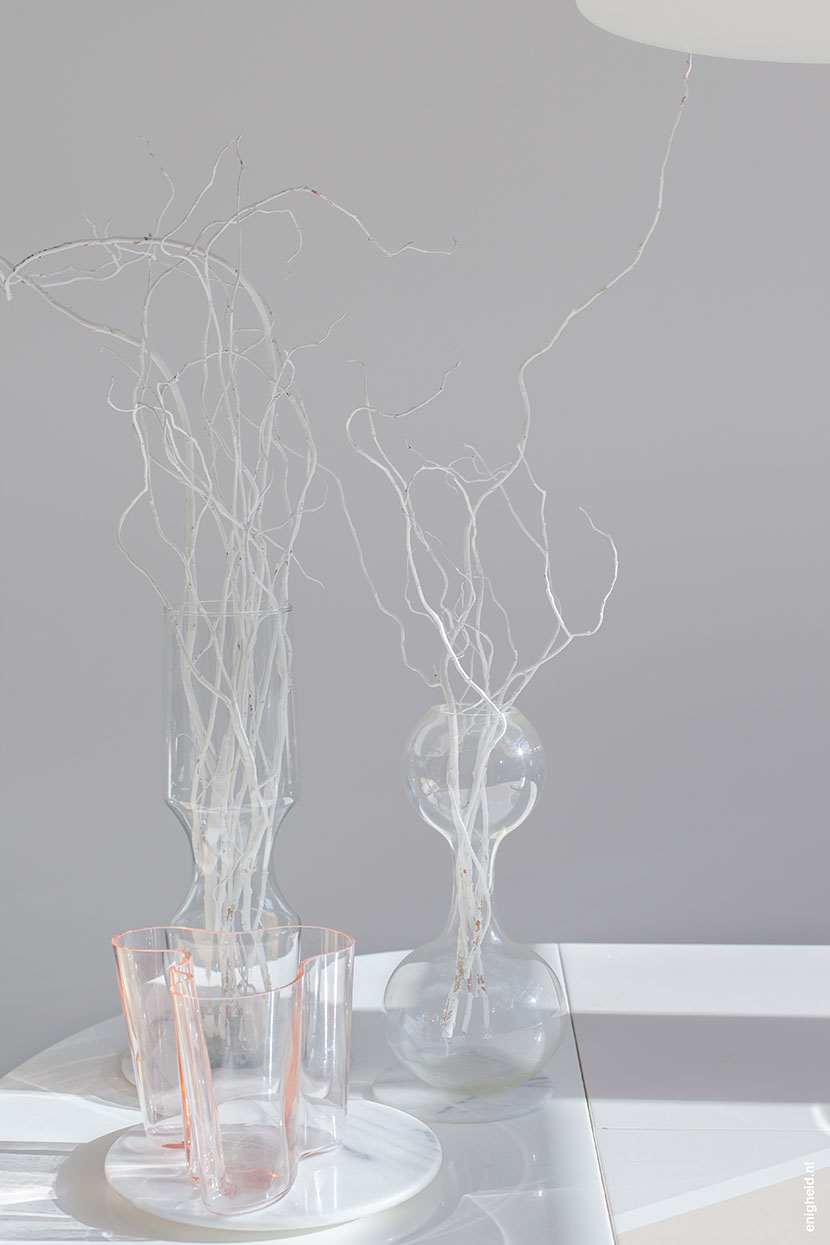 Vintage glass and Alvar Aalto vase | Enigheid