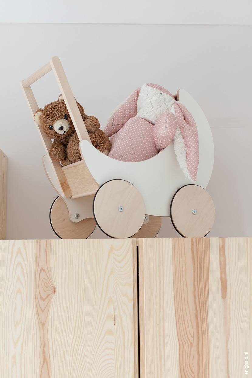 Maan's nursery, Ikea Ivar, Oohnoo Toy pram moon| Enigheid