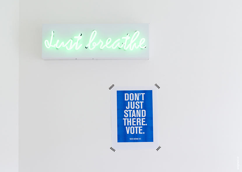Vote, poster by Roosje Klap | Enigheid