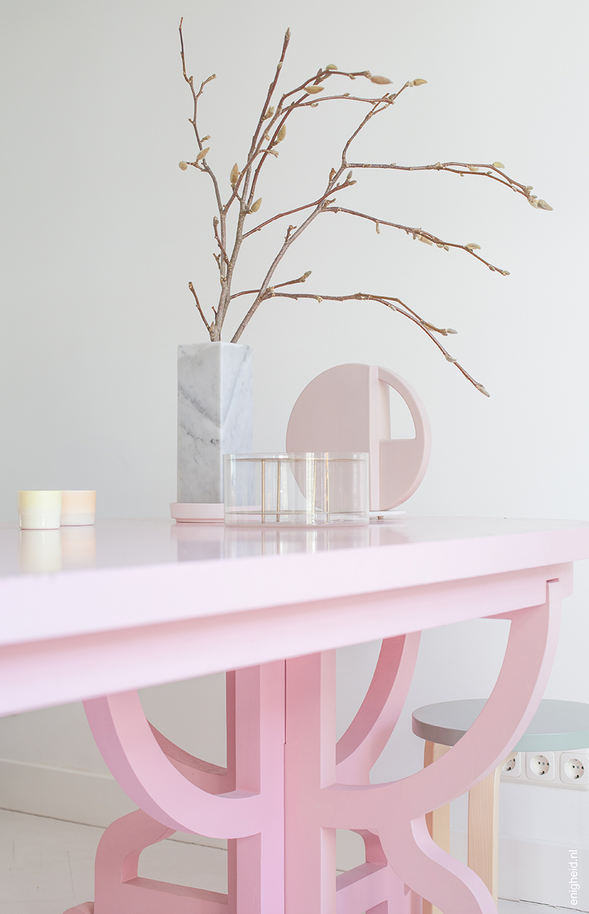 Magnolia, Moooi Paper Table by Studio Job, Ang vase by Klong, Arita Japan porcelain by Scholten&Baijings | Enigheid 