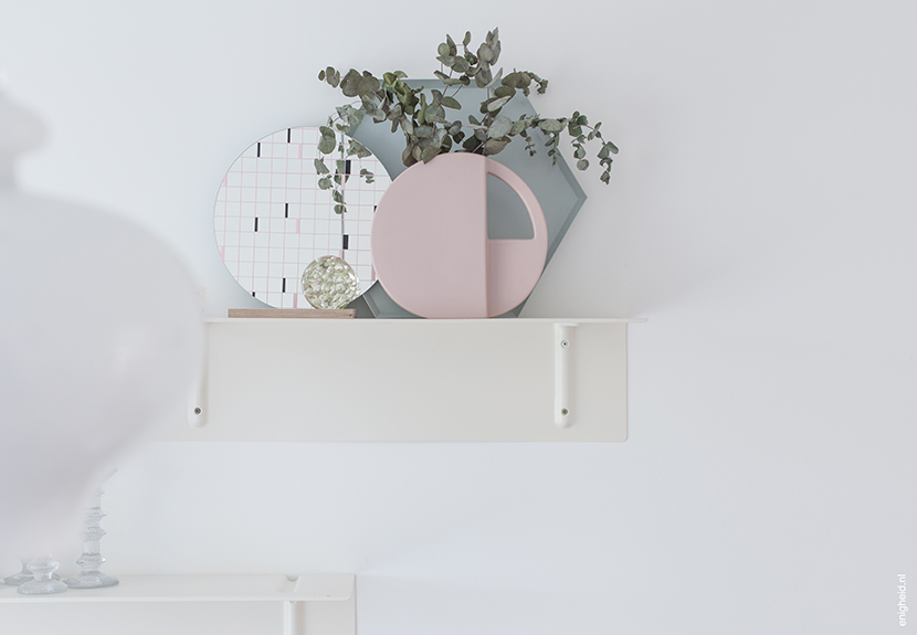 Pastel living room, vintage, grey Hay tray, Soft Grid mirror by LileSadi | Enigheid