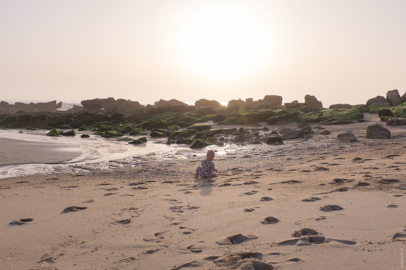 Maan Vank, sunset at the beach, Vale Furado Portugal | Enigheid