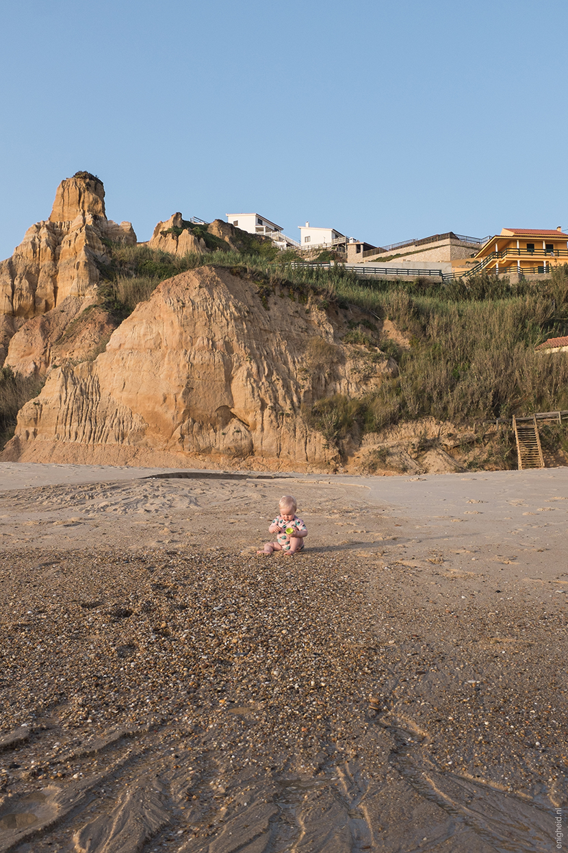 Maan Vank, sunset at the beach, Vale Furado Portugal | Enigheid