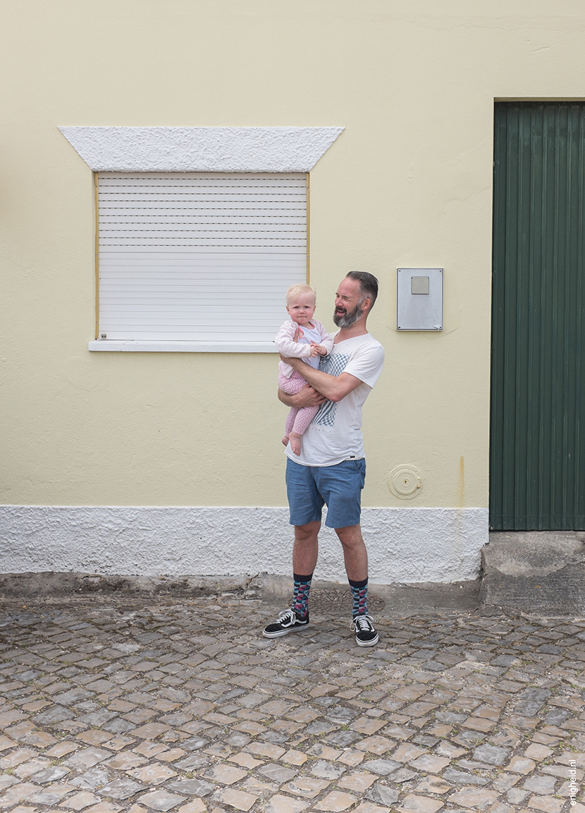 Maan and Teun Vank, yellow house Pataias Portugal | Enigheid