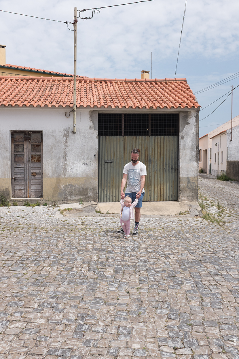 Maan and Teun Vank, Pataias Portugal | Enigheid
