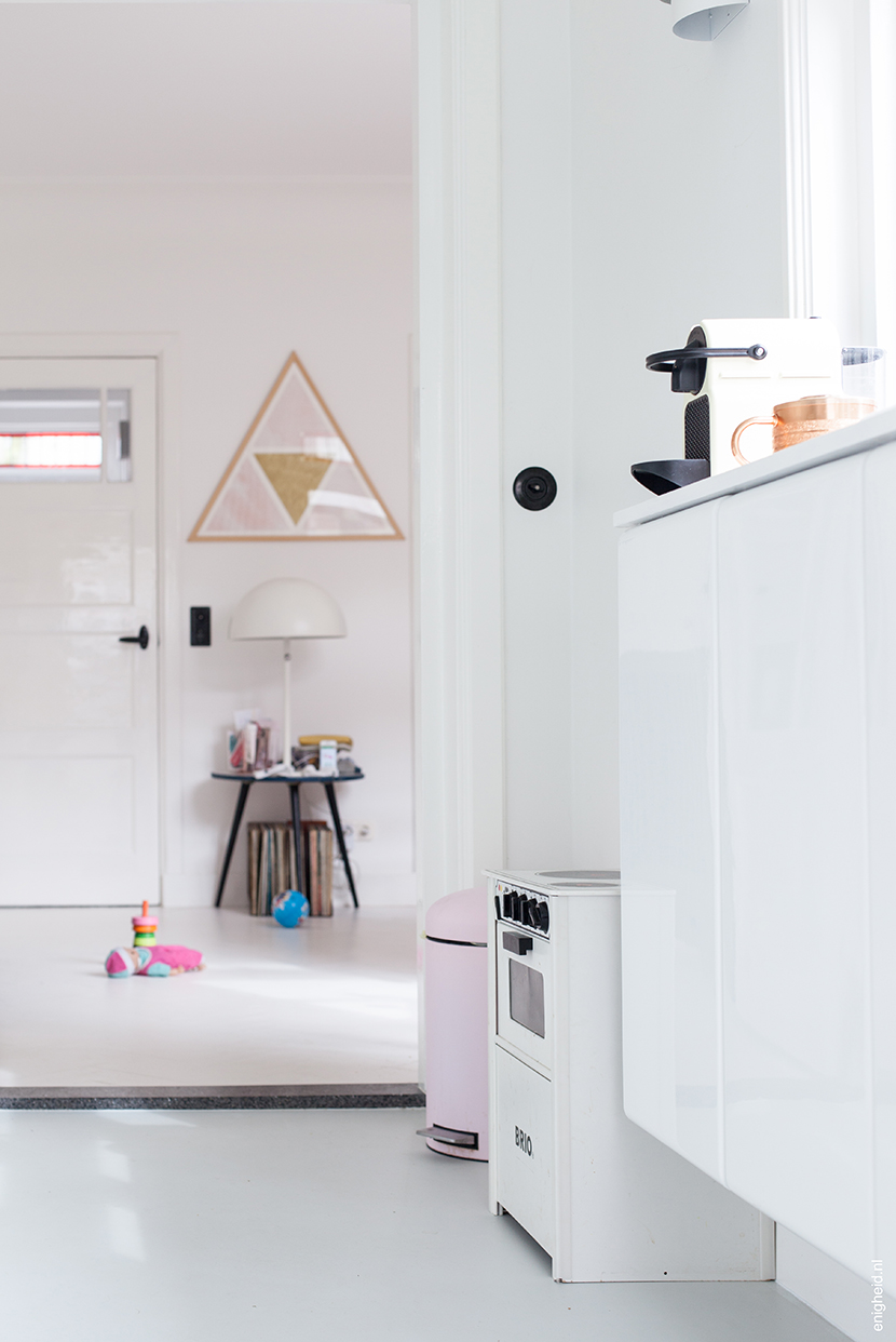 American Kitchen, Brio playkitchen, Brabantia pink bin | Enigheid