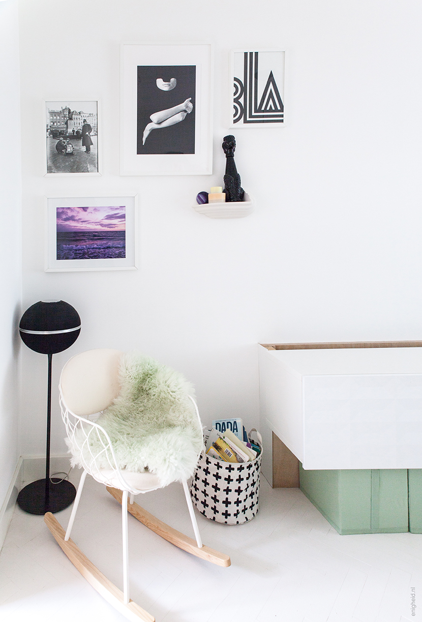 Living room, Boschroom David Derksen, Tyler Spangler art, Bla poster, Piña rocking chair by Magis | Enigheid