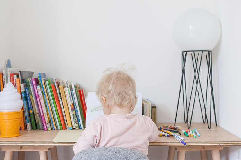 Maan's desk, Hay Ikea Ypperlig stool, Hay Little Nobody, Eeflillemor Kids mat | Enigheid