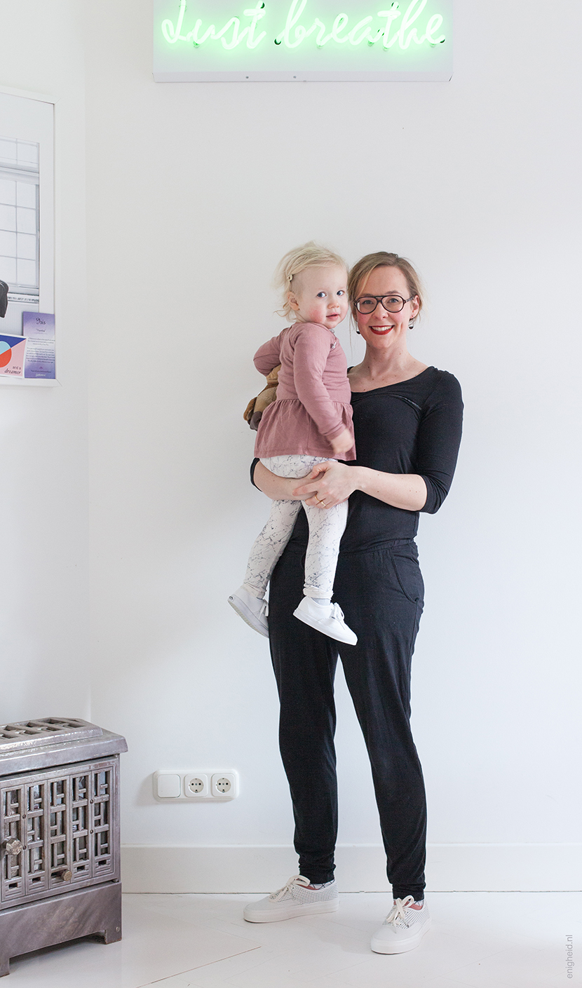 Maan and mom in similar Vans shoes from Footway. Twinning is winning. Maan in pink Knast by krutter dress and tumble and dry marble trousers. | Enigheid