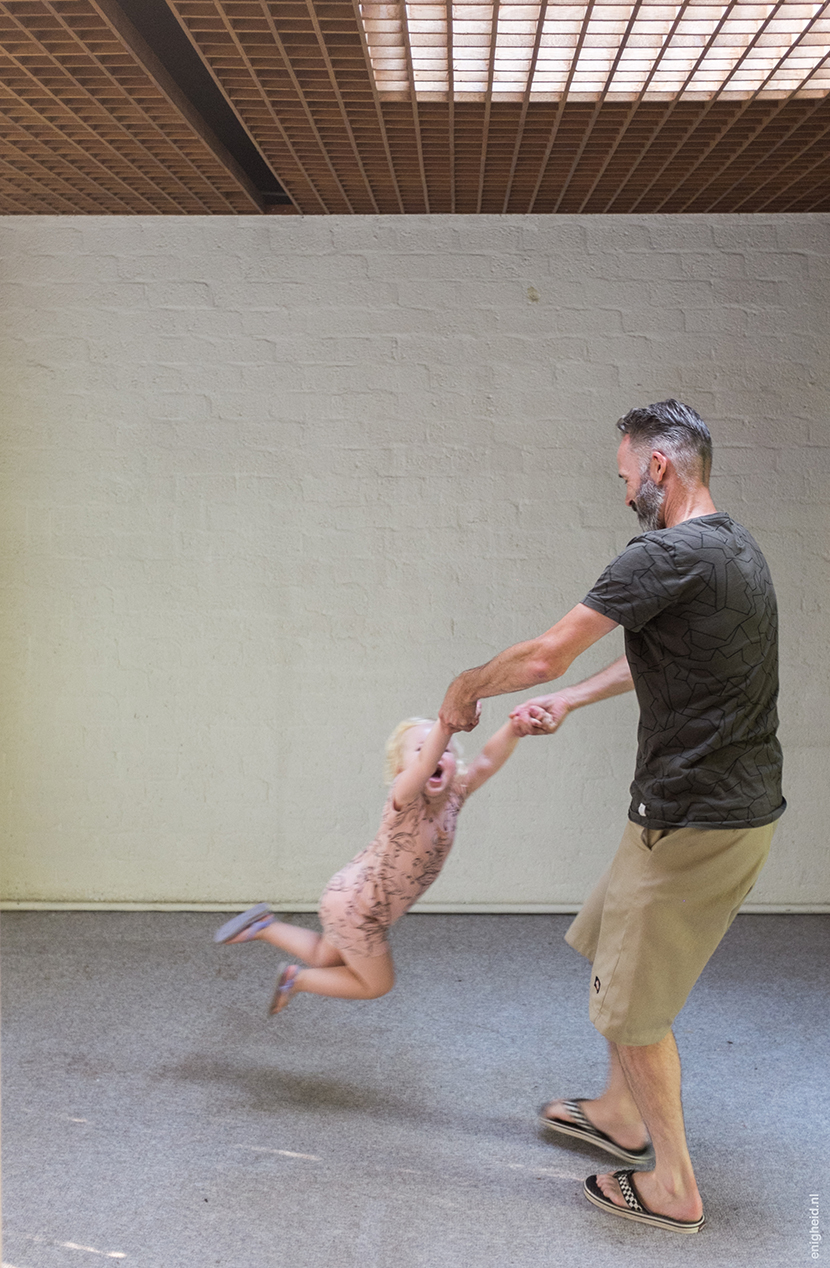 Maan Vank and her dad T. playing in one of the bed rooms of our new home | house in the woods, Enigheid