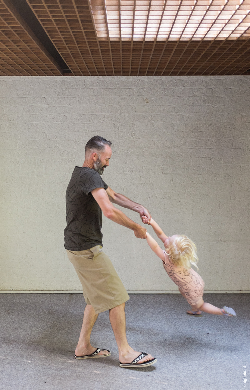 Maan Vank and her dad T. playing in one of the bed rooms of our new home | house in the woods, Enigheid