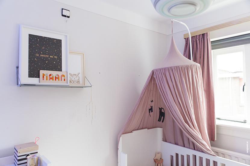 Maan's former bedroom. Numero74 canopy, vintage bed, Roxy Marj bear blanket | Enigheid